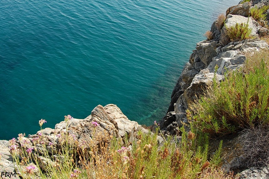 Calabria - scogliera di Copanello e grotte di San Gregorio